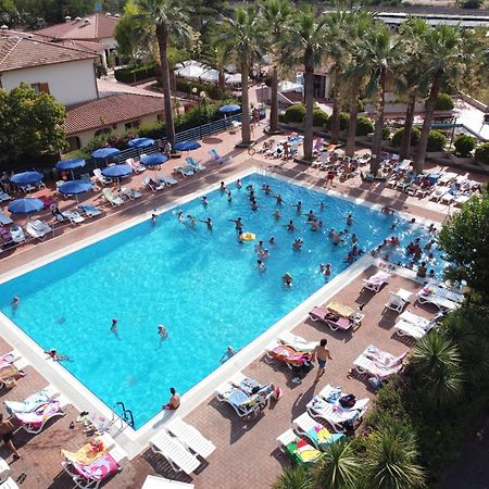 Villaggio Turistico La Mantinera - Appartamenti De Luxe Прая-а-Маре Екстер'єр фото